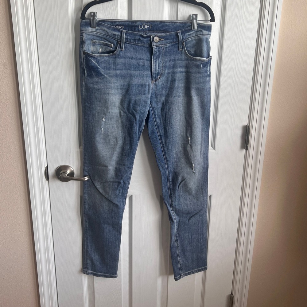 LOFT Relaxed Skinny Jeans Distressed Denim Blue Jeans‎ Size 27/4